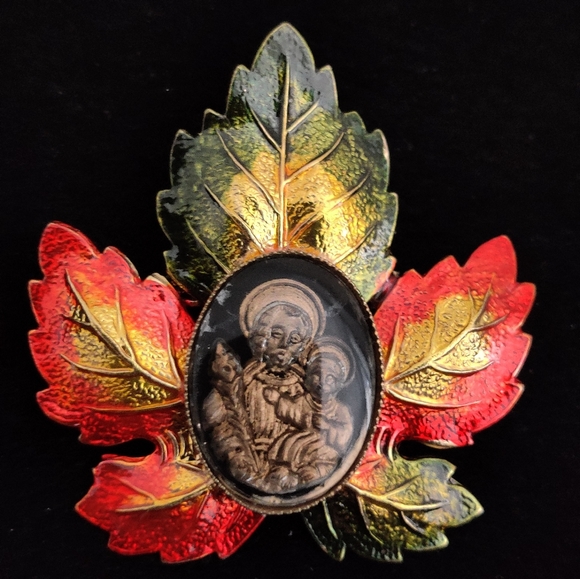 Vintage Leaf Lapel Pin w/St.Joseph medal - Picture 7 of 9
